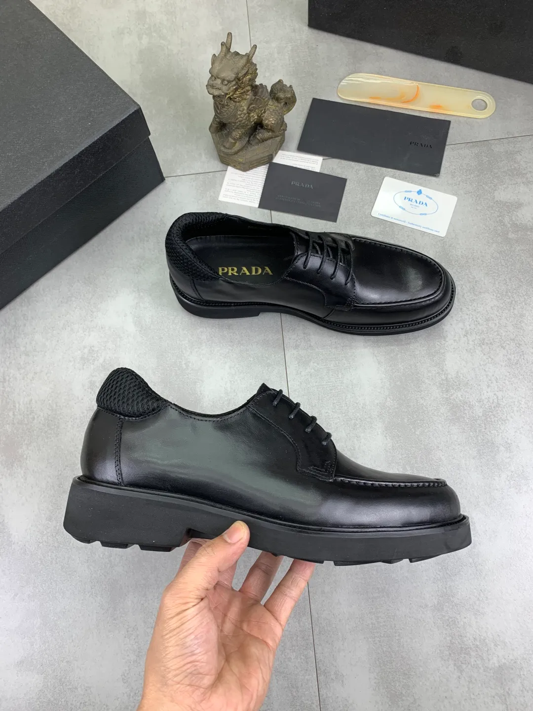 Men's shoes 💰P480 new style 💰 💎💎💎 water-dyed cow lining original order quality PRADA —🆘.Prada original purchase agent, high-end business leather shoes, fabric: imported from Italy cowhide material ➕ water-dyed cow lining/cowhide lining ➕ special original outsole, fine workmanship, real thing ^_^ Photographed 🎬size: 39-44